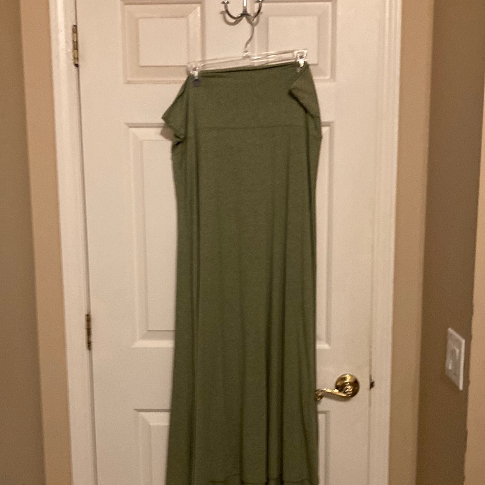 Maxi skirts in pale olive